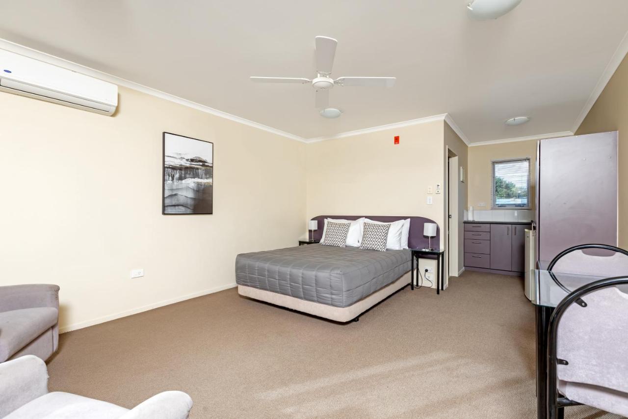 Bk'S Chardonnay Motor Lodge Masterton Exteriör bild