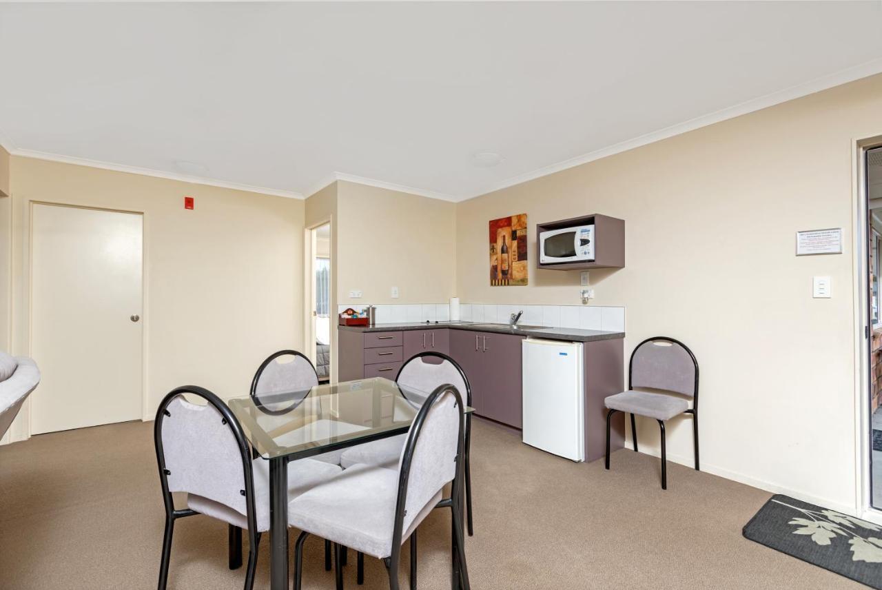 Bk'S Chardonnay Motor Lodge Masterton Exteriör bild